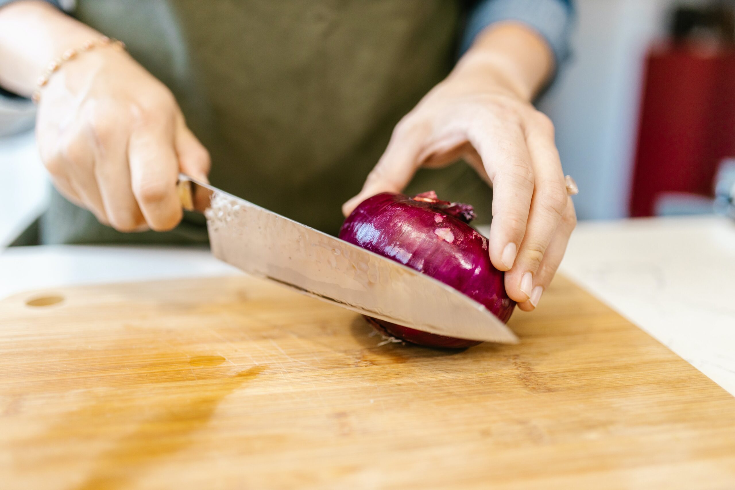 ONION SMELL OUT OF CUTTING BOARD