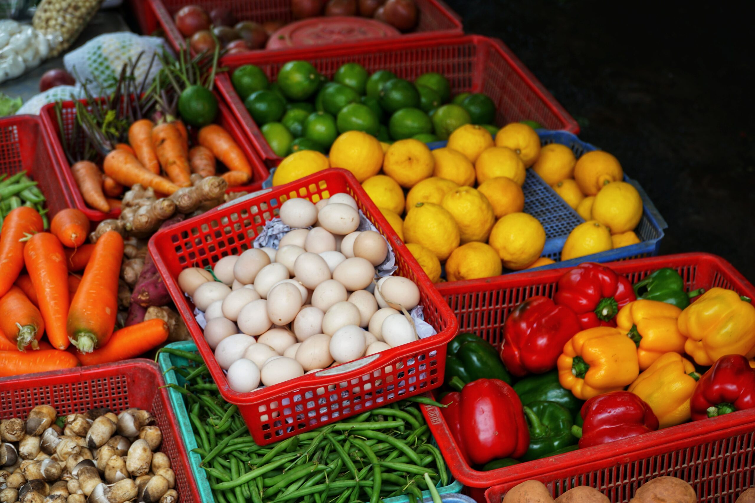 Stretch Groceries Further Meal with egg,capsicum,chilli,lemons,ETC.